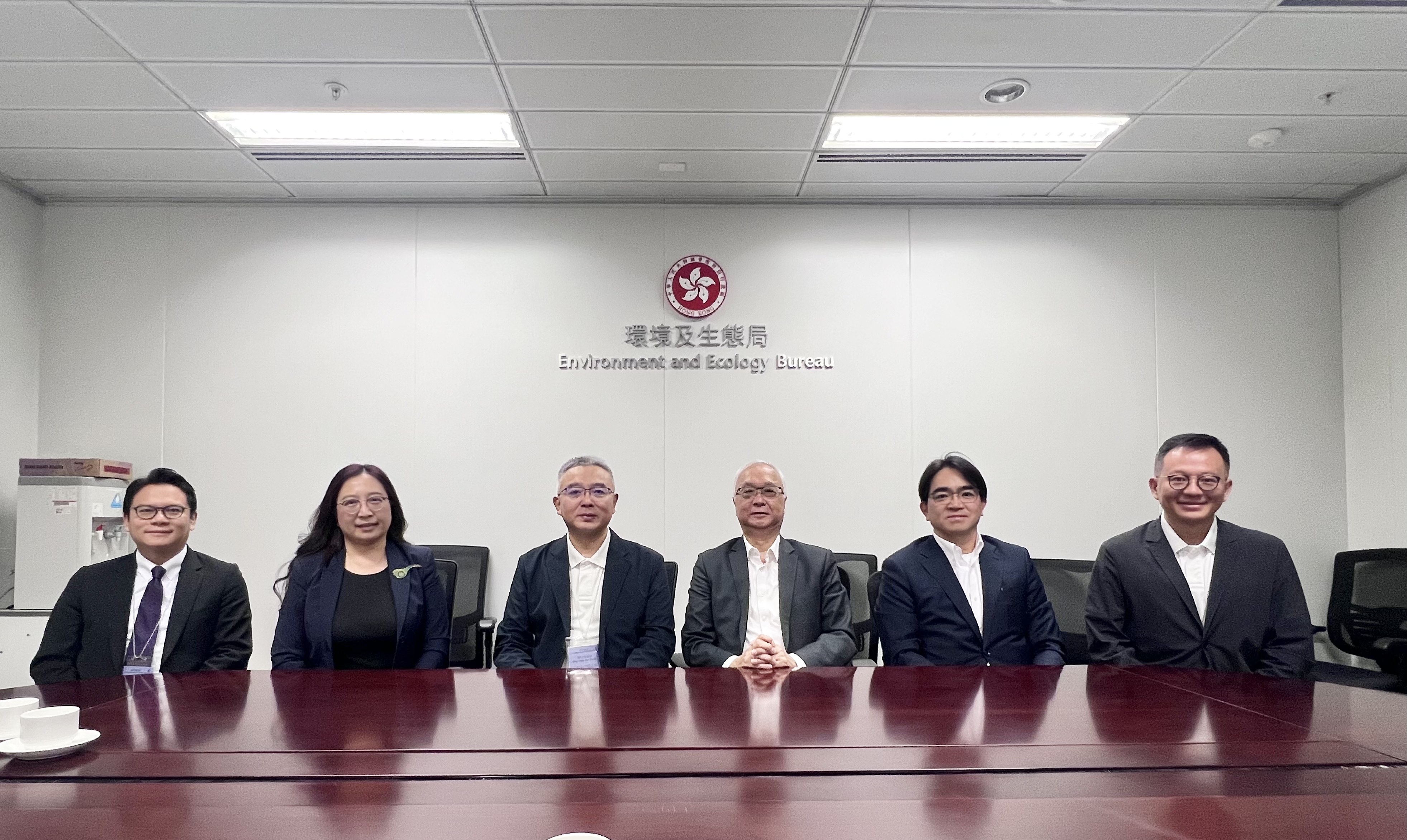原强董事长拜会香港特别行政区环境及生态局局长谢展寰...
